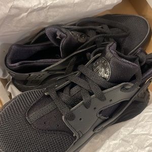 Kids 1Y Nike Huarache Runs